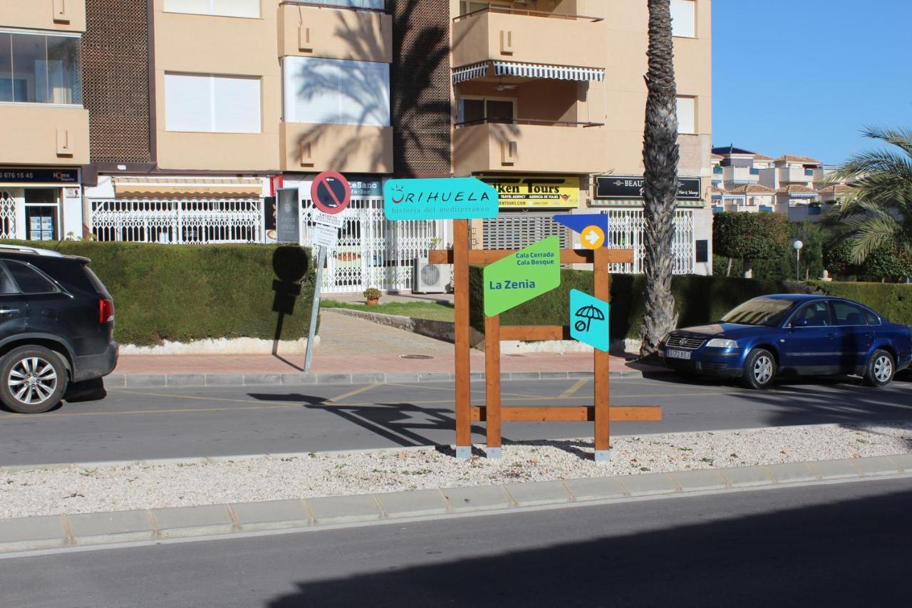 Bungalow With 2 Bedrooms And Roof Terrace In The Center Of La Zenia. Free Wifi. Οριουέλα Εξωτερικό φωτογραφία